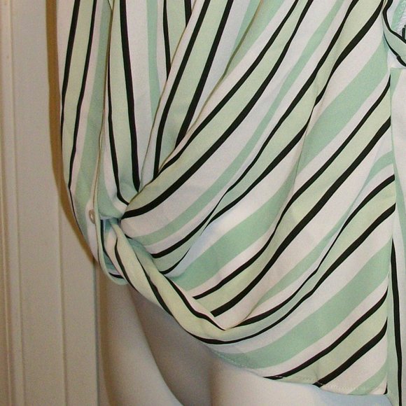 CATO Sz M NWT Button Down Shirt Hi-Lo Twist Front Green Black & White Stripes - Picture 3 of 11